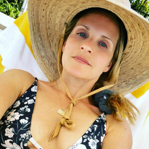 Naked Celebrity Sally Pressman 003 pic