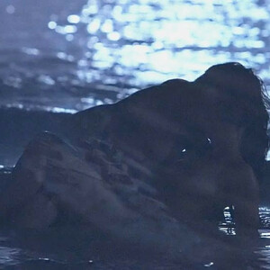 Nude Celebrity Picture Salma Hayek 066 pic