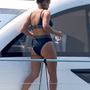 Real Celebrity Nude Sam Faiers 010 pic