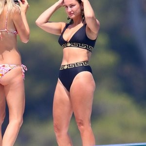 Naked Celebrity Pic Sam Faiers 017 pic