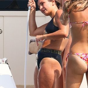 Naked Celebrity Sam Faiers 041 pic