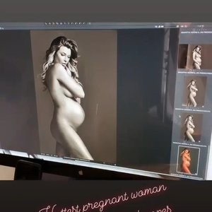 Naked Celebrity Samantha Hoopes 006 pic