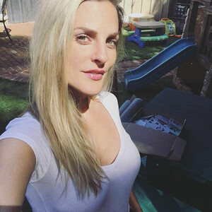 Nude Celeb Pic Sandy Moelling 004 pic