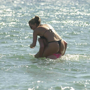 Naked celebrity picture Sarah Harding 015 pic