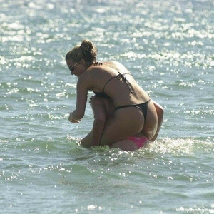 Nude Celeb Pic Sarah Harding 031 pic