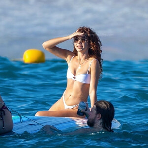 Nude Celebrity Picture Sarah Hyland 033 pic