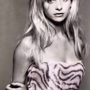 Celebrity Naked Sarah Michelle Gellar 099 pic