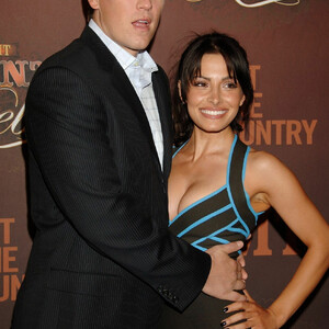 Hot Naked Celeb Sarah Shahi 019 pic