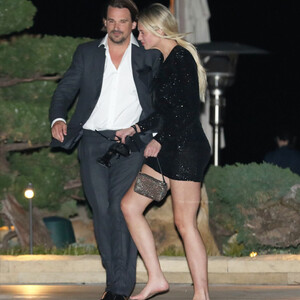 Sean Stewart’s Valentine’s Day Date Ditches Her Shoes At Nobu (30 Photos) – Leaked Nudes