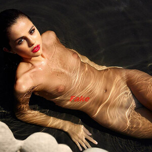 celeb nude Selena Gomez 032 pic
