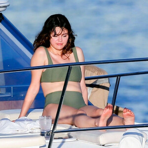 Celebrity Nude Pic Selena Gomez 134 pic