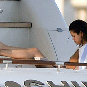 Naked Celebrity Pic Selena Gomez 137 pic
