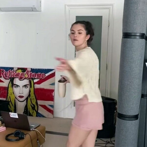nude celebrities Selena Gomez 168 pic