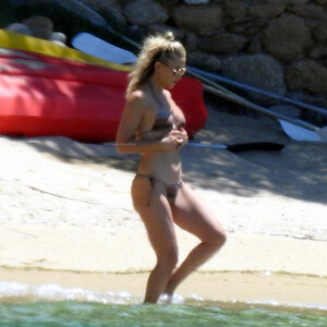 Sexy Kate Hudson is Seen at Skiathos Island in Greece (15 Photos) – Leaked Nudes