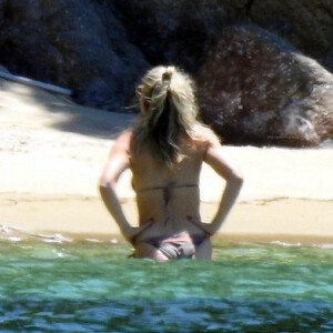 Hot Naked Celeb Kate Hudson 005 pic