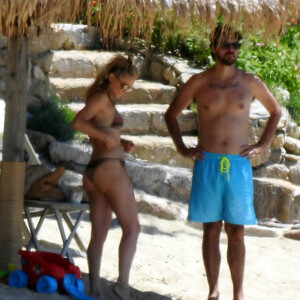 Naked Celebrity Kate Hudson 008 pic