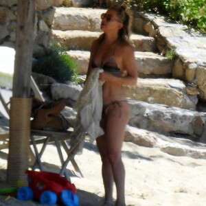 Famous Nude Kate Hudson 011 pic