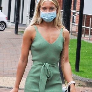 Sexy Molly Smith Goes Braless in Manchester (13 Photos) – Leaked Nudes