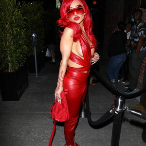Nude Celebrity Picture Nikita Dragun 018 pic