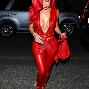 Free Nude Celeb Nikita Dragun 029 pic
