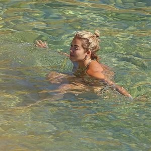 Naked Celebrity Rita Ora 007 pic
