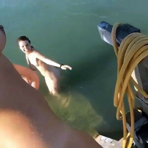 Leaked Celebrity Pic Shailene Woodley 005 pic