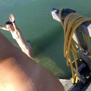 nude celebrities Shailene Woodley 014 pic