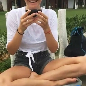 Celeb Nude Shailene Woodley 088 pic