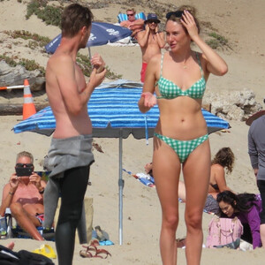 Free nude Celebrity Shailene Woodley 022 pic