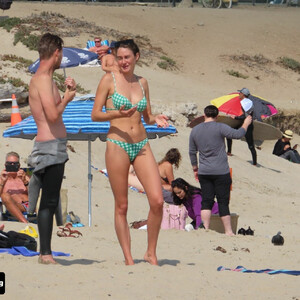 nude celebrities Shailene Woodley 023 pic