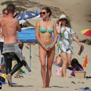 Naked Celebrity Shailene Woodley 033 pic