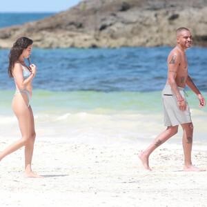 Celebrity Naked Shanina Shaik 032 pic