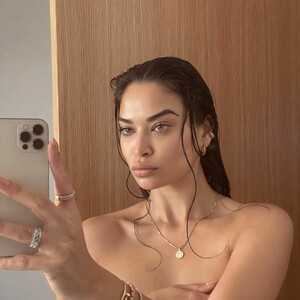 Free nude Celebrity Shanina Shaik 002 pic