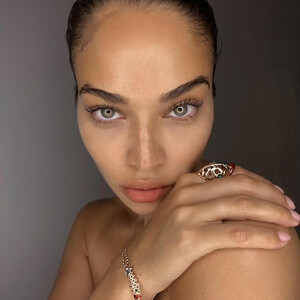 Real Celebrity Nude Shanina Shaik 004 pic