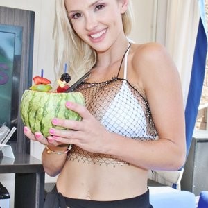 celeb nude Shantal Monique 008 pic