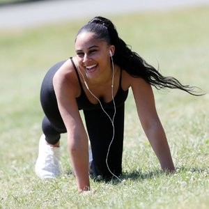 Shari Halliday Shows Off Her Fit Body in a London Park (46 Photos) – Leaked Nudes