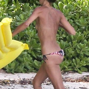 Hot Naked Celeb Sharni Vinson 003 pic