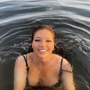 Naked Celebrity Pic Shirin David 041 pic