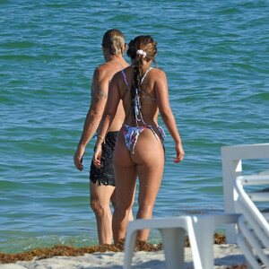 Nude Celeb Unknown 007 pic