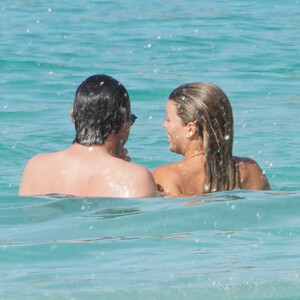 Naked celebrity picture Sofia Richie 005 pic