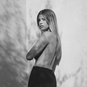 Sofia Richie Sexy & Topless (7 Photos) – Leaked Nudes