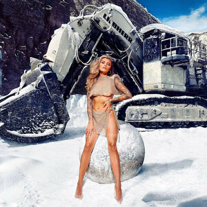 Hot Naked Celeb Sophia Thomalla 002 pic