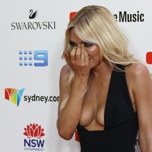Naked celebrity picture Sophie Monk 006 pic