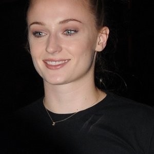 Nude Celebrity Picture Sophie Turner 003 pic