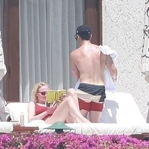 Nude Celebrity Picture Sophie Turner 009 pic