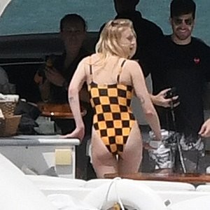Famous Nude Sophie Turner 103 pic