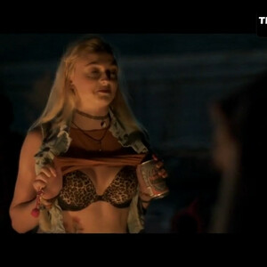 Naked Celebrity Sophie Turner 017 pic