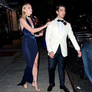 Naked Celebrity Sophie Turner 021 pic