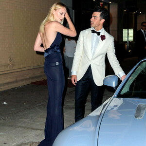 Naked celebrity picture Sophie Turner 022 pic