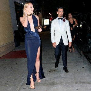 Naked celebrity picture Sophie Turner 036 pic